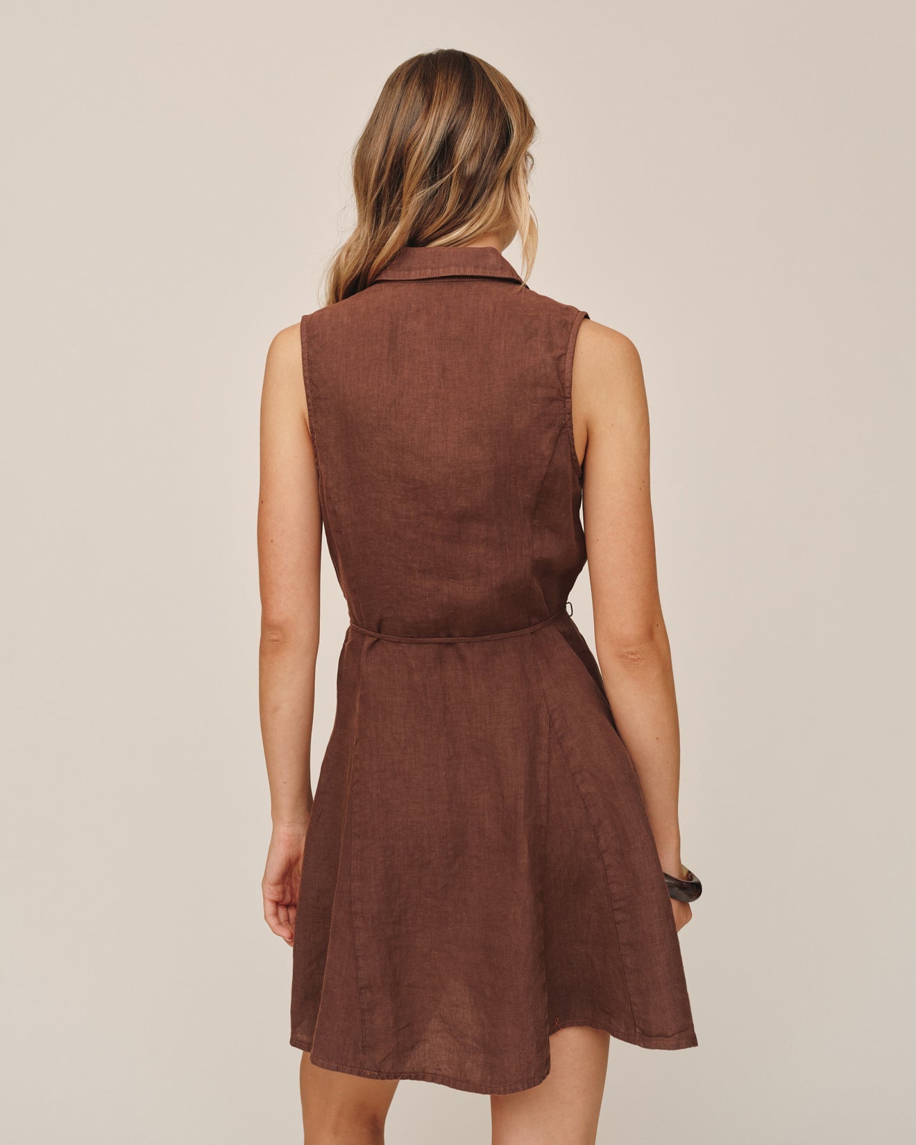 Bella DahlSleeveless Seamed Shirt Dress - Sea Glass BrownDresses