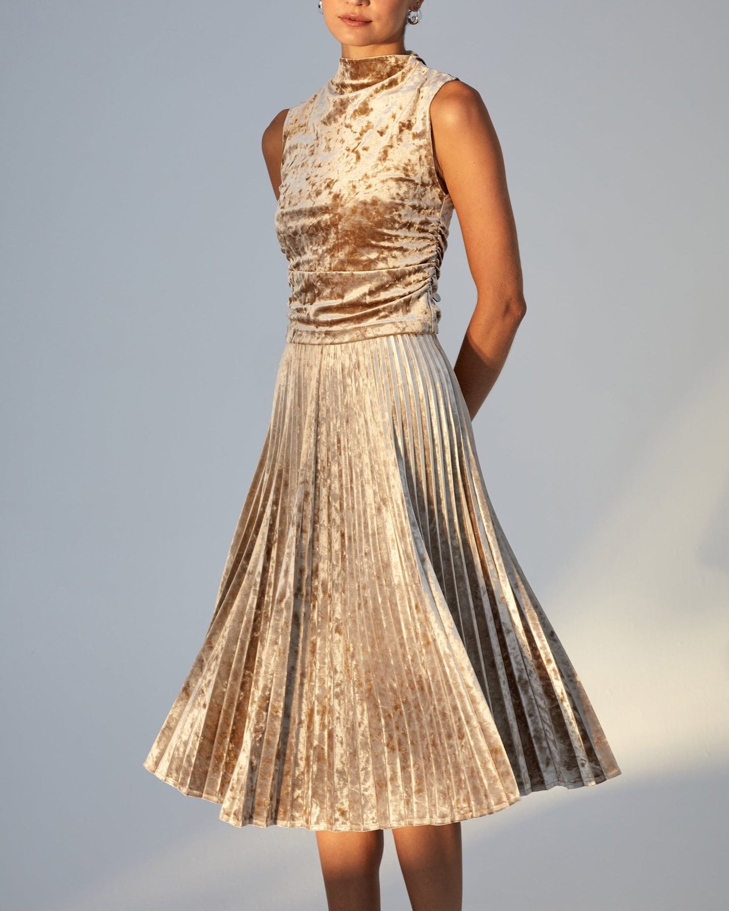 Bella DahlSleeveless Shirred Top - Mocha SofteeTops