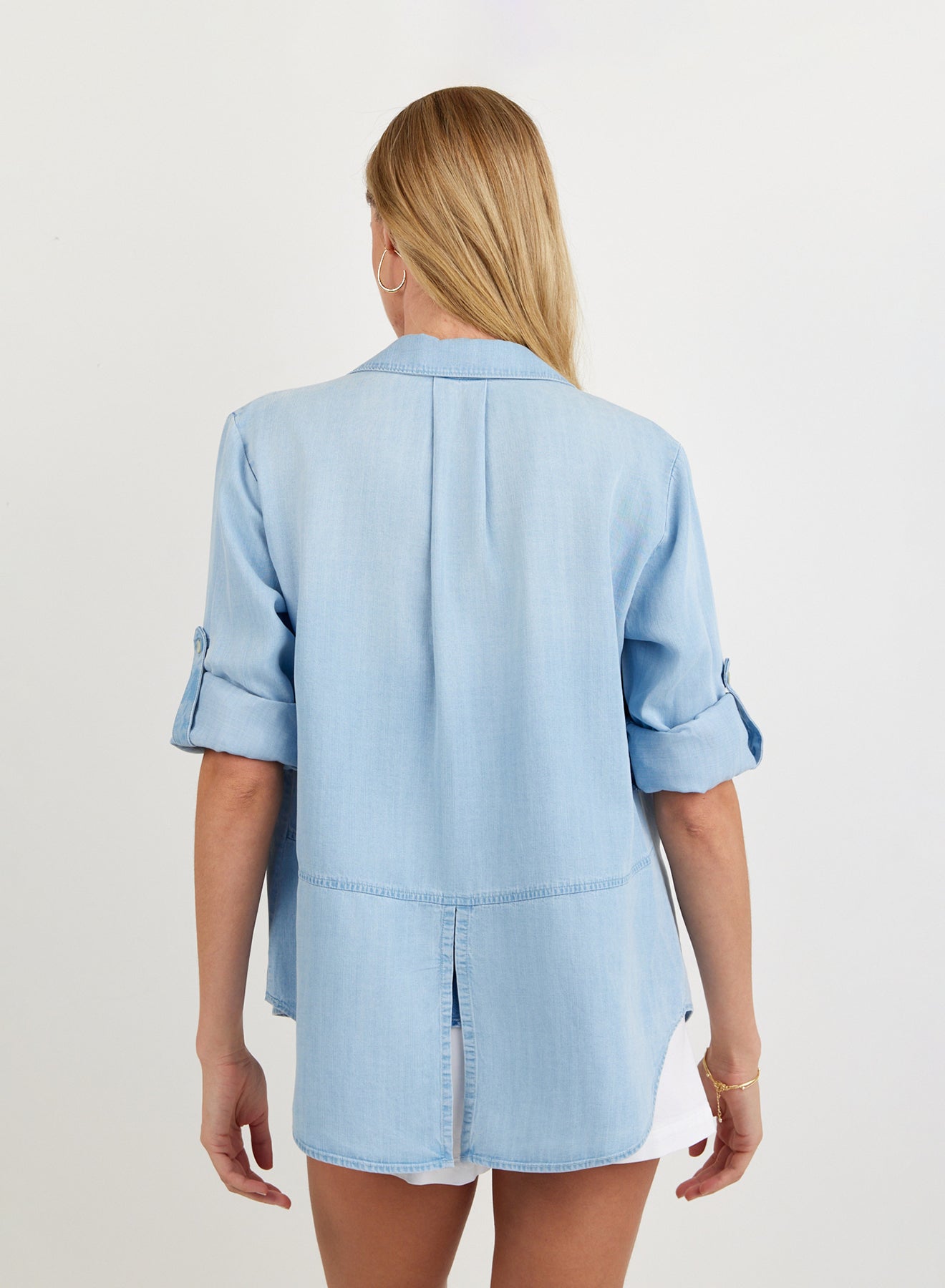 Bella DahlSplit Back Button Down - Light Sunspray WashTops