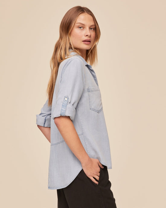 Bella Dahl Split Back Button Down - Light Sunspray Wash View 2