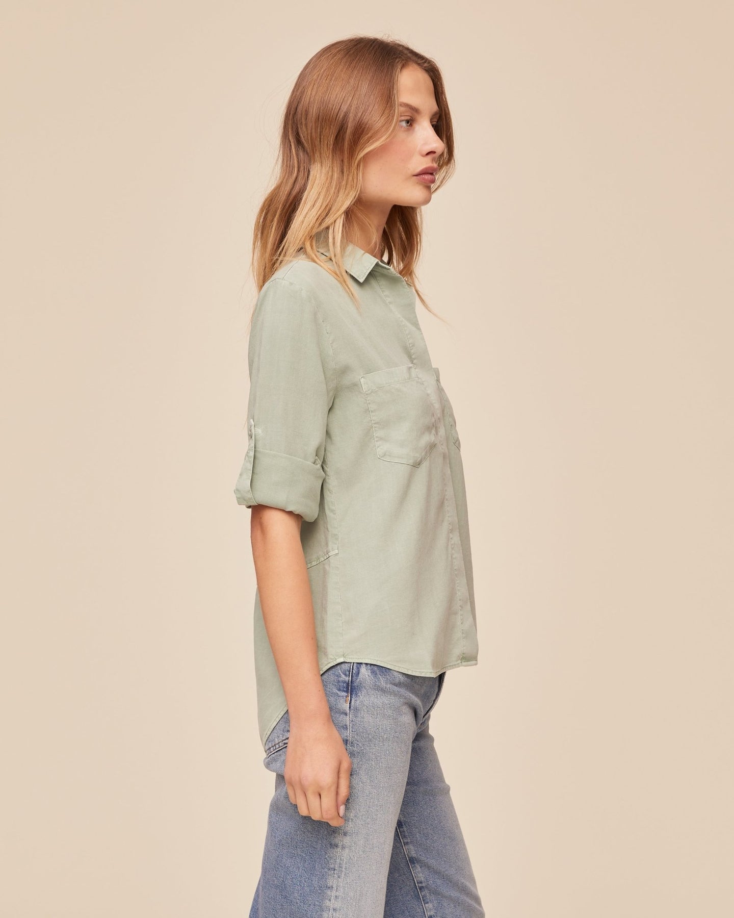 Bella DahlSplit Back Button Down - Oasis GreenTops