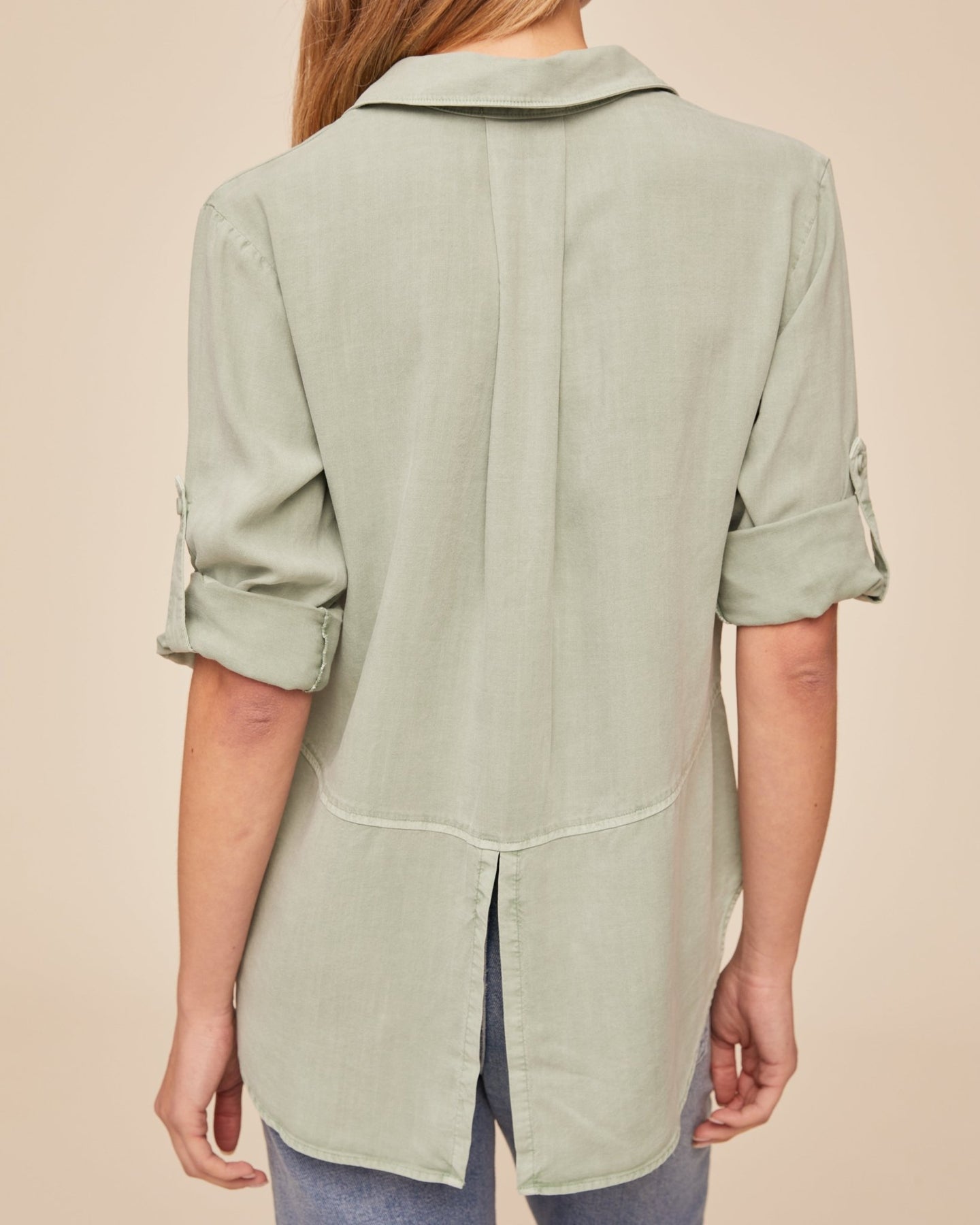 Bella DahlSplit Back Button Down - Oasis GreenTops