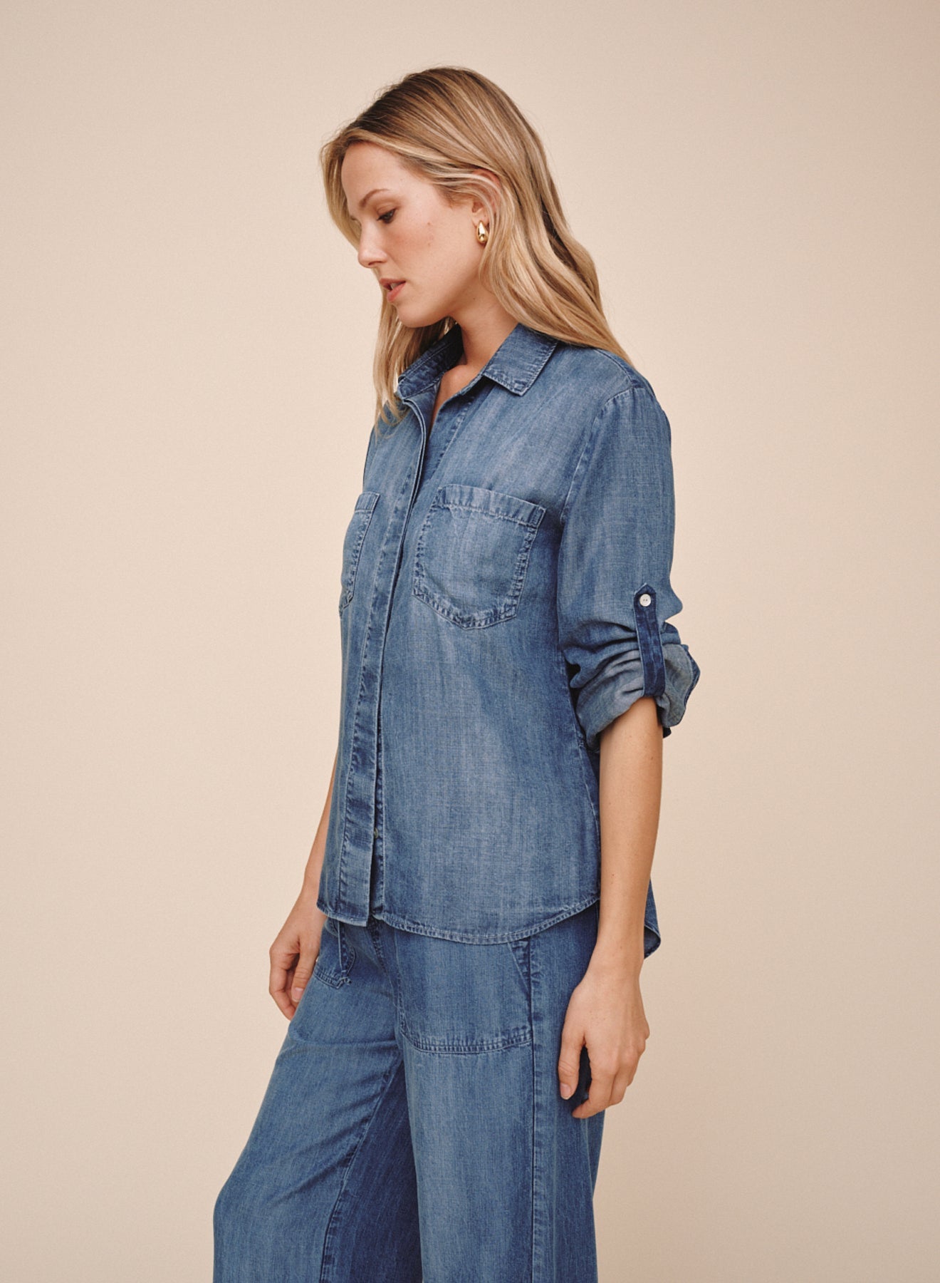 Bella DahlSplit Back Button Down - Shadow Blue WashTops