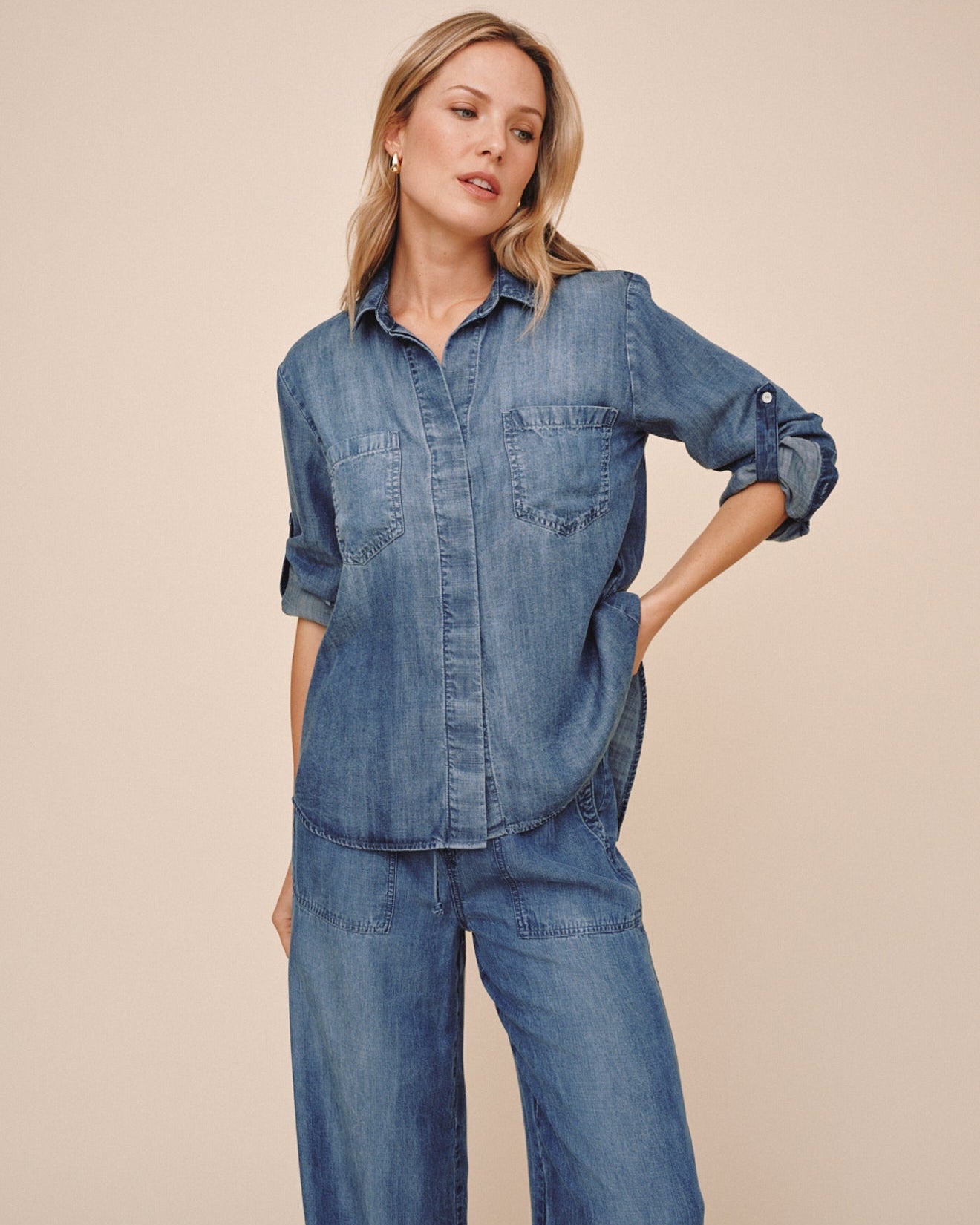 Bella DahlSplit Back Button Down - Shadow Blue WashTops