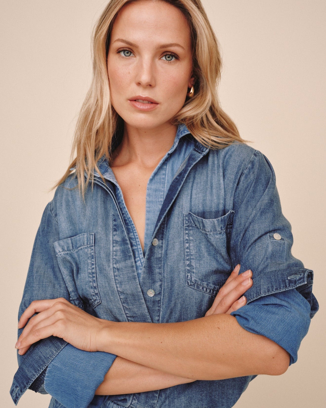 Bella DahlSplit Back Button Down - Shadow Blue WashTops