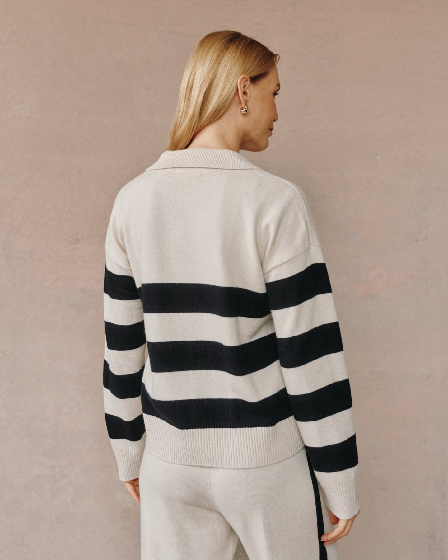 Bella DahlStripe Placket Pullover Sweater - Oat & BlackSweaters