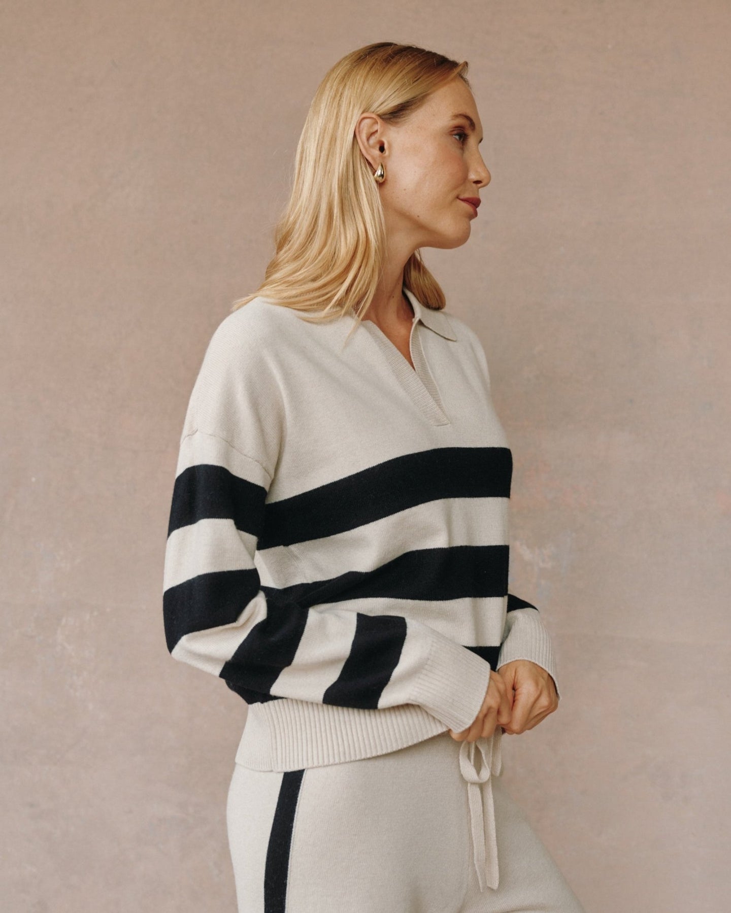 Bella DahlStripe Placket Pullover Sweater - Oat & BlackSweaters