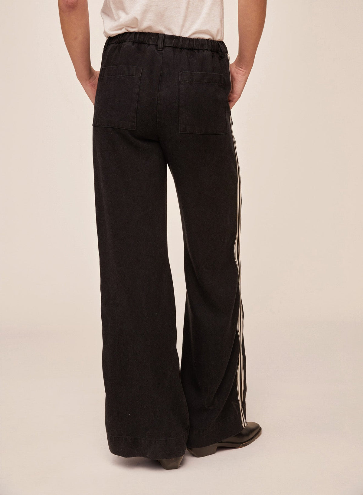 Bella DahlTrouser Jean With Side Stripe - Vintage Black WashPants