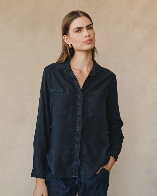 Bella Dahl Two Pocket Classic Button Down - Vintage Black