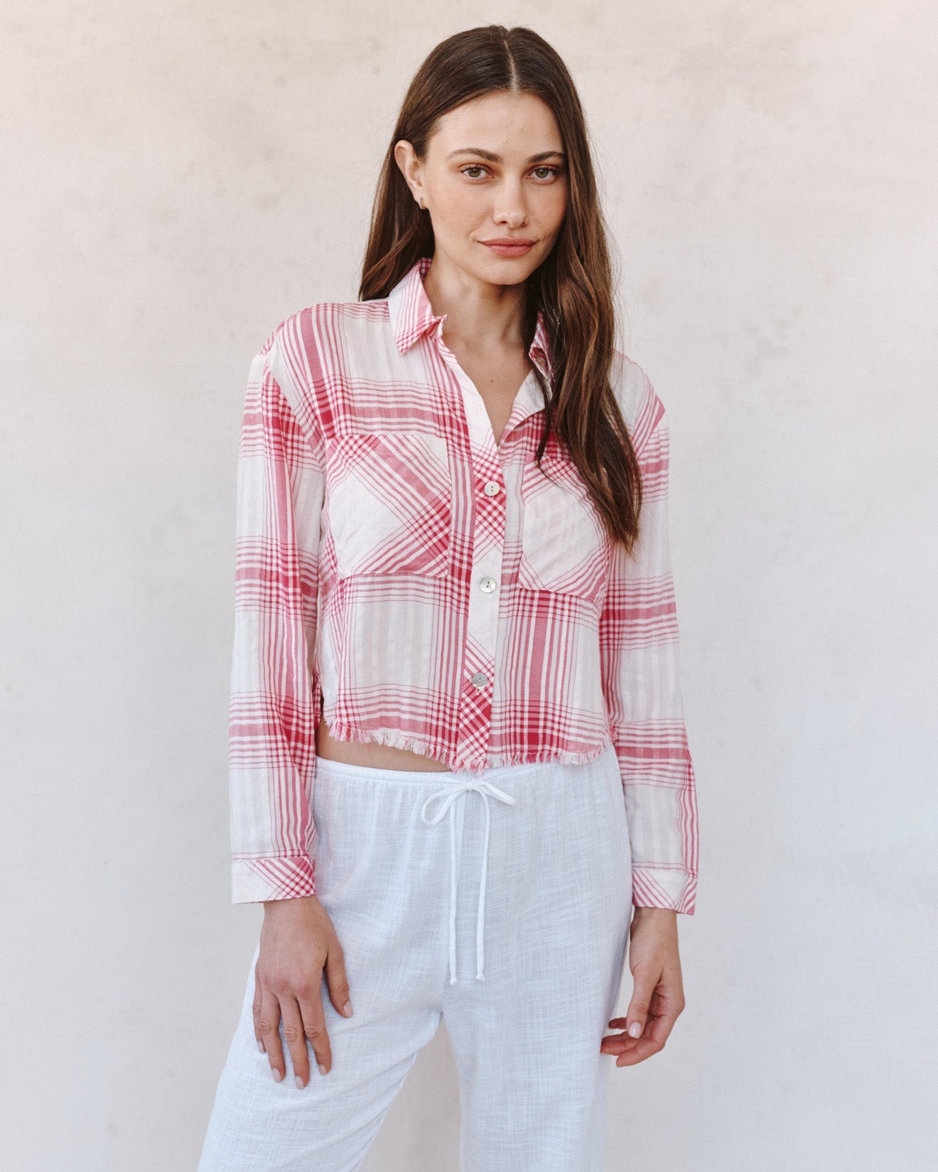 Bella DahlTwo Pocket Fray Hem Crop Shirt - Pink Sunset Shadow PlaidTops