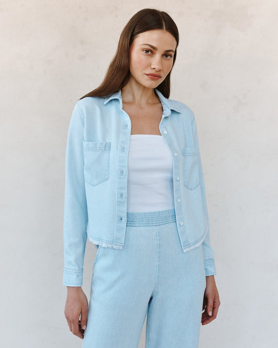 Bella Dahl Two Pocket Fray Hem Shirt - Coastal Fade Wash View 2