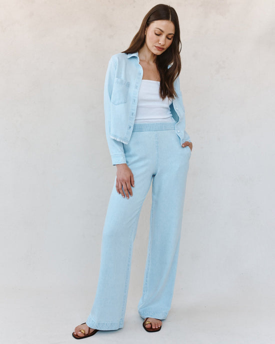 Bella Dahl Two Pocket Fray Hem Shirt - Coastal Fade Wash