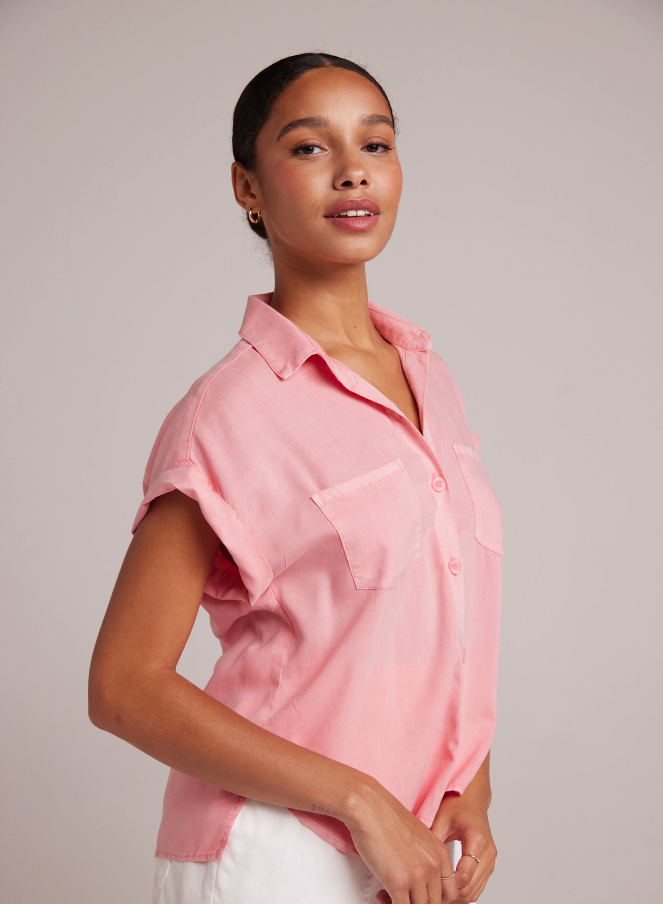Bella DahlTwo Pocket Short Sleeve Shirt - Blossom PinkTops