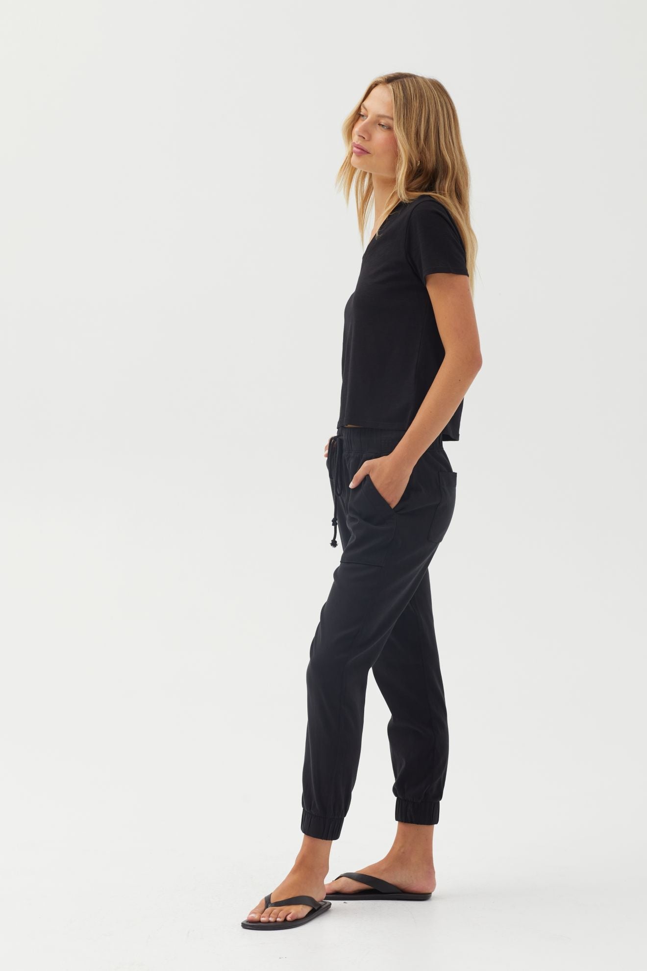 Bella DahlV Neck Tee - BlackTops