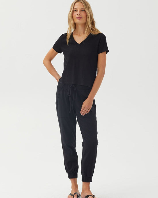 Bella Dahl V Neck Tee - Black
