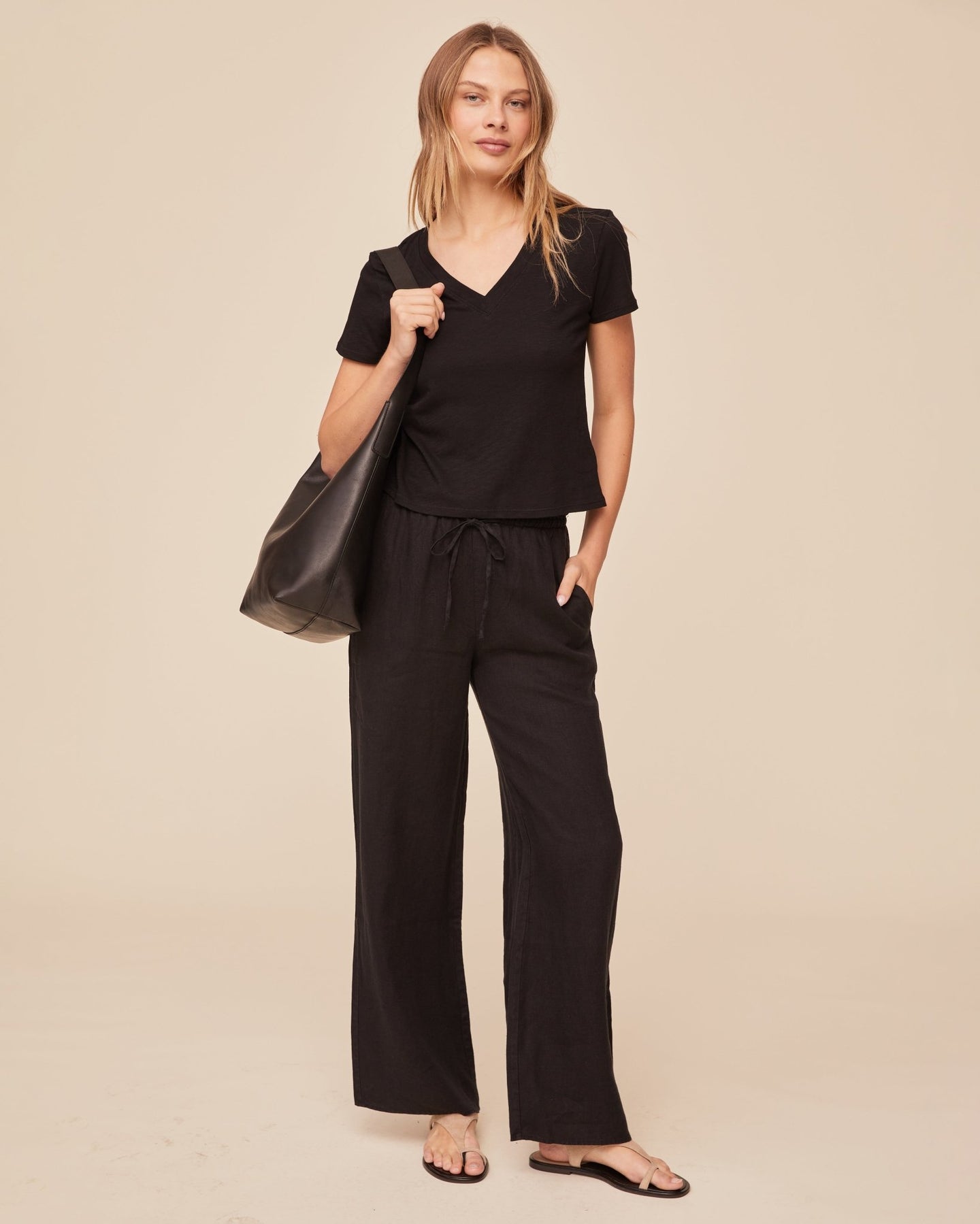 Bella DahlV Neck Tee - BlackTops