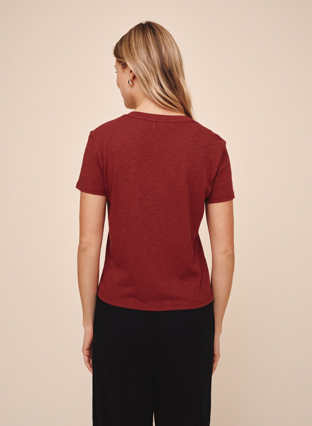 Bella DahlV-Neck Tee - Deep CrimsonTops