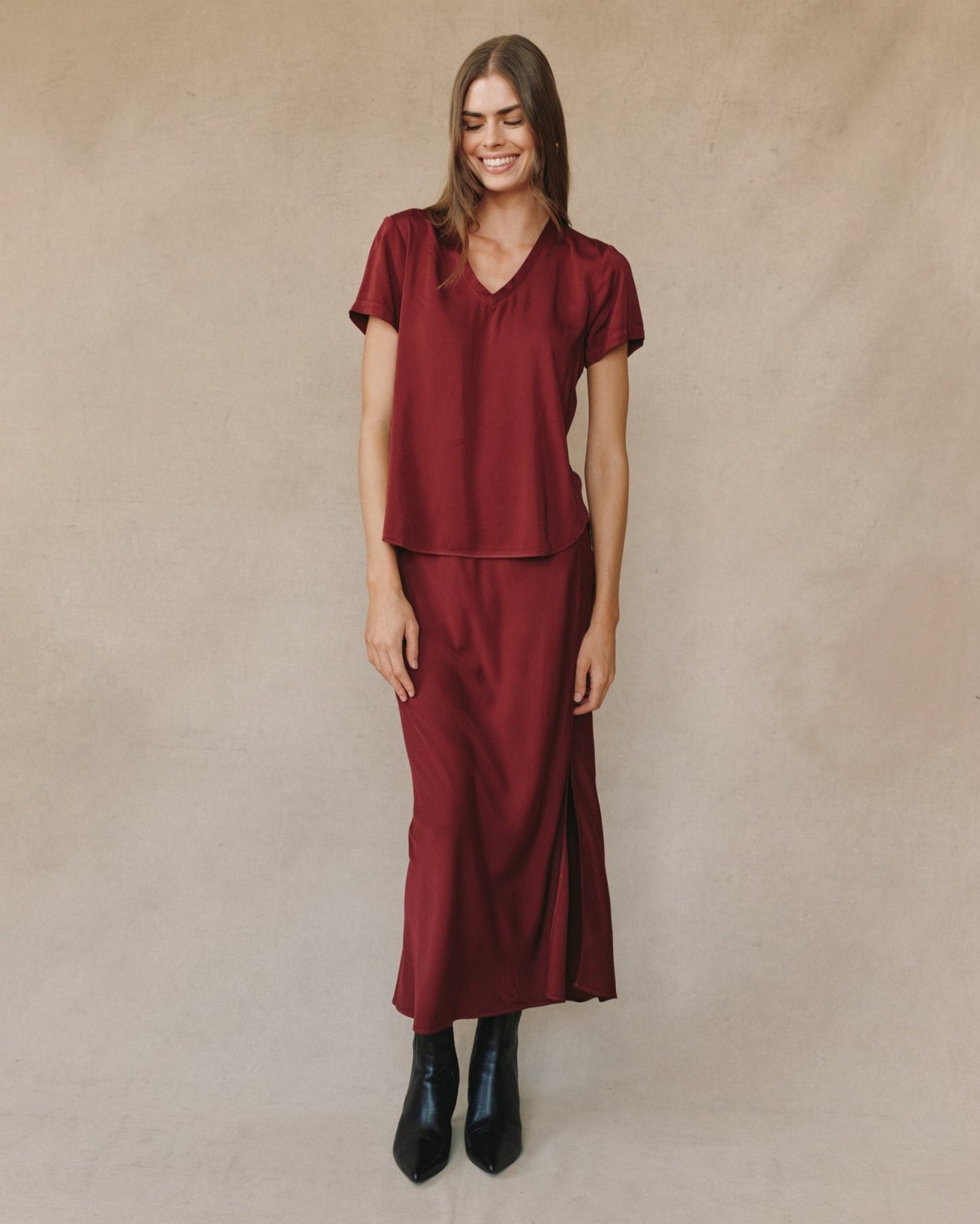 Bella DahlV Neck Tee - Deep PlumTops