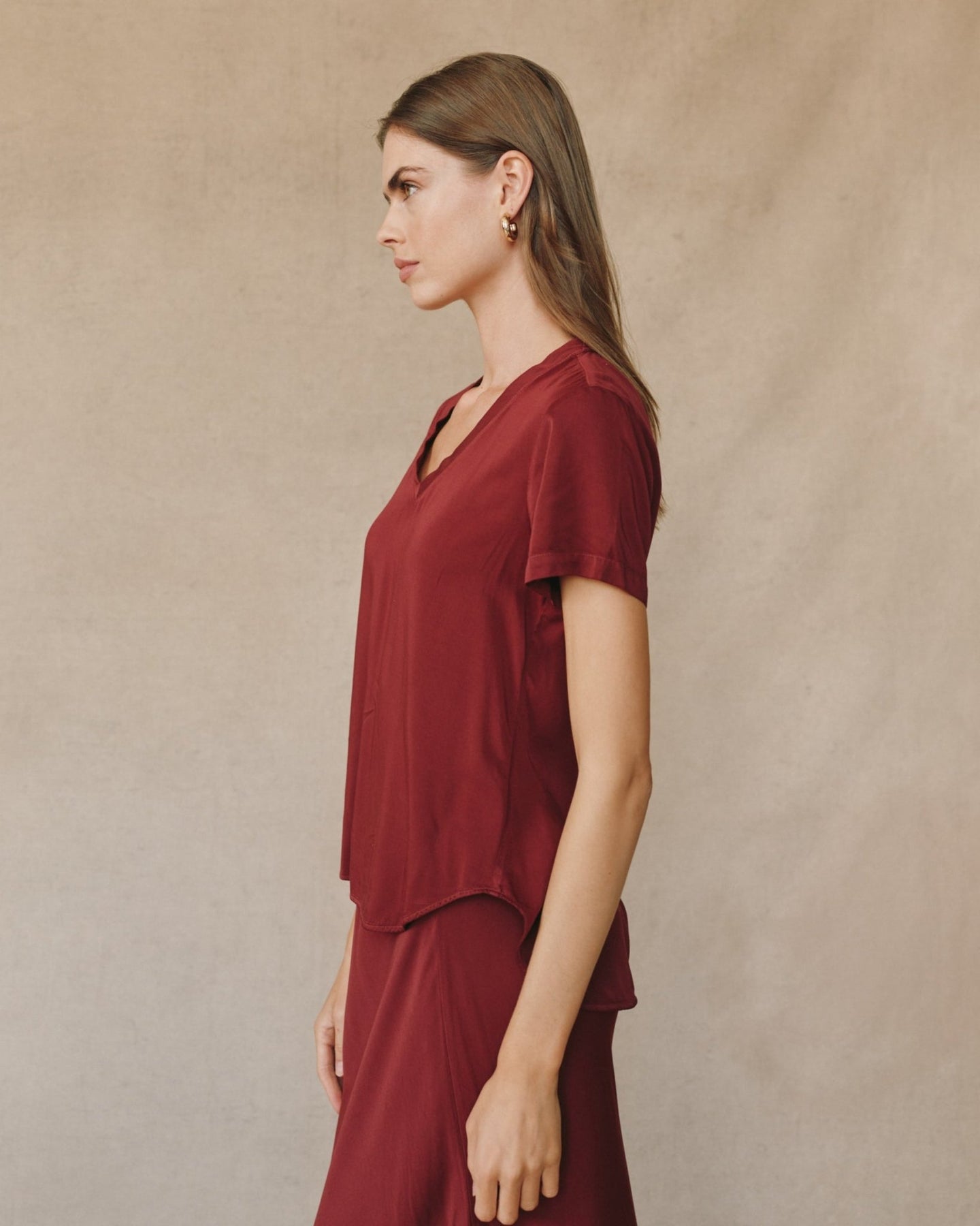 Bella DahlV Neck Tee - Deep PlumTops