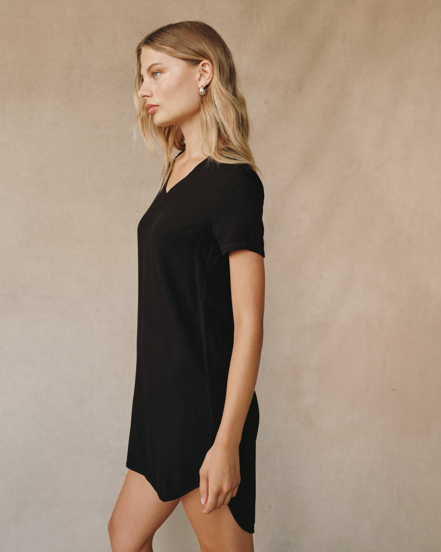 Bella DahlV - Neck Tee Dress - Vintage BlackDresses