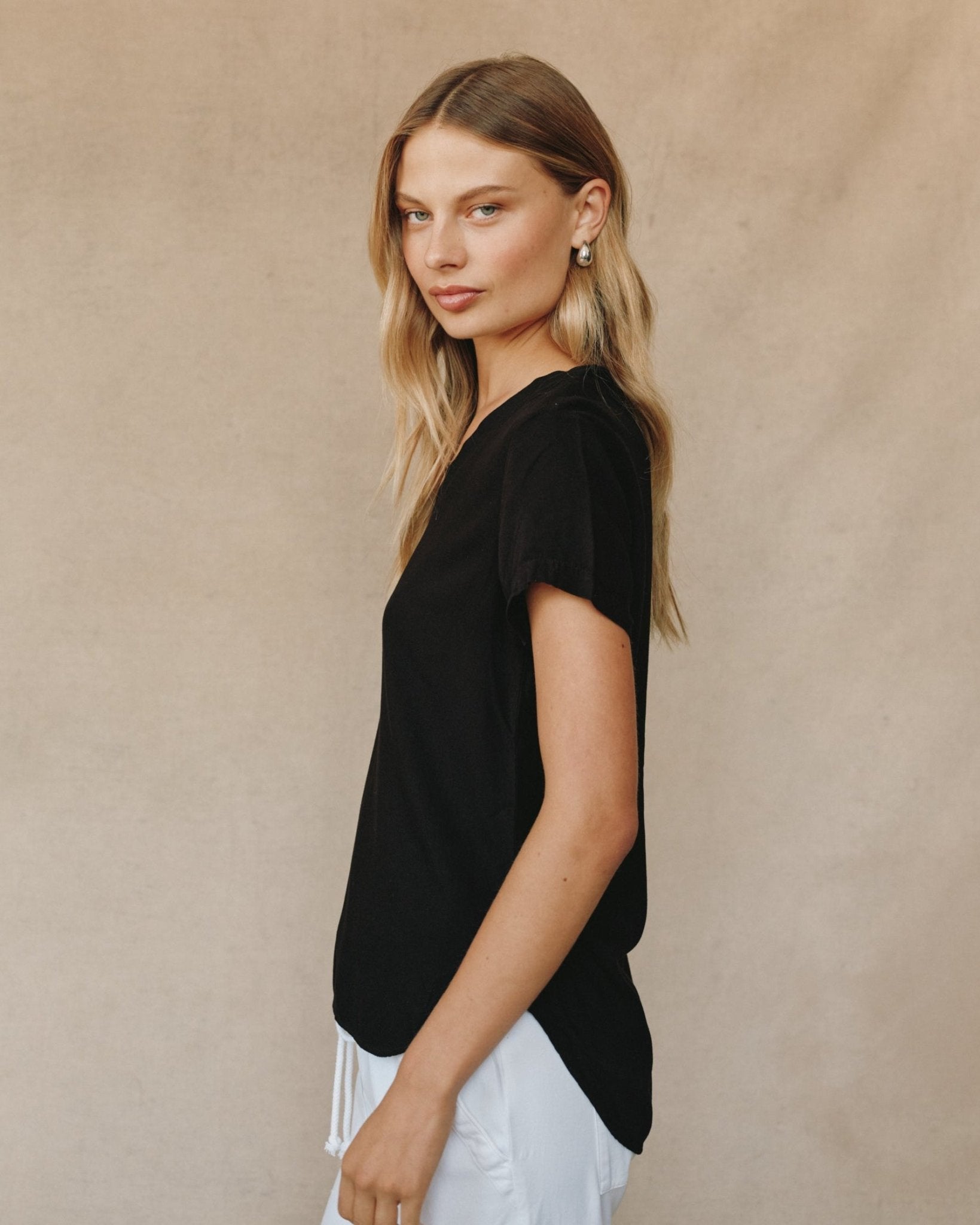 V-Neck Tee in Vintage Black - Classic Style & Comfort - Bella Dahl