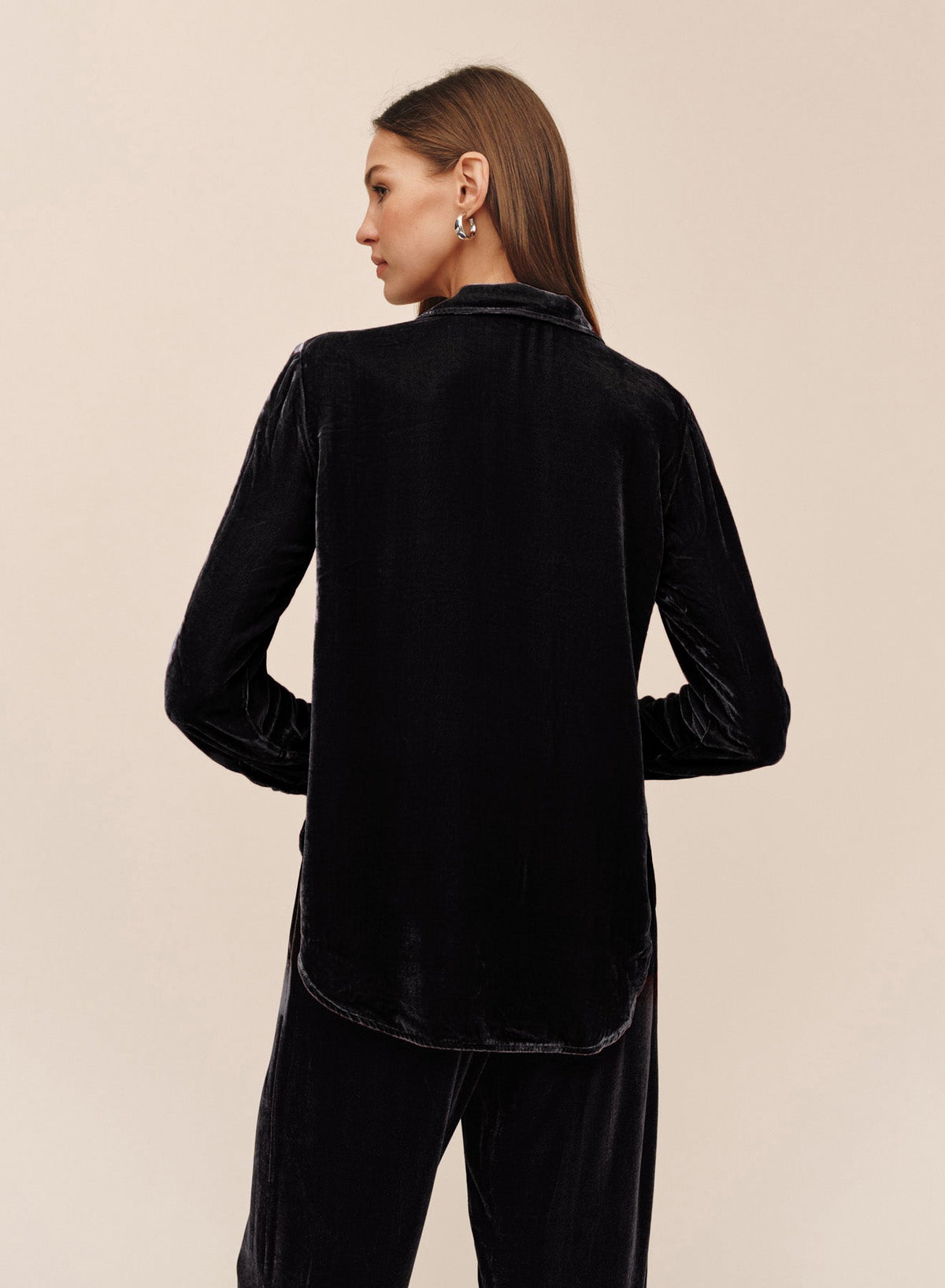 Bella DahlVelvet Long Sleeve Clean Shirt - BlackTops