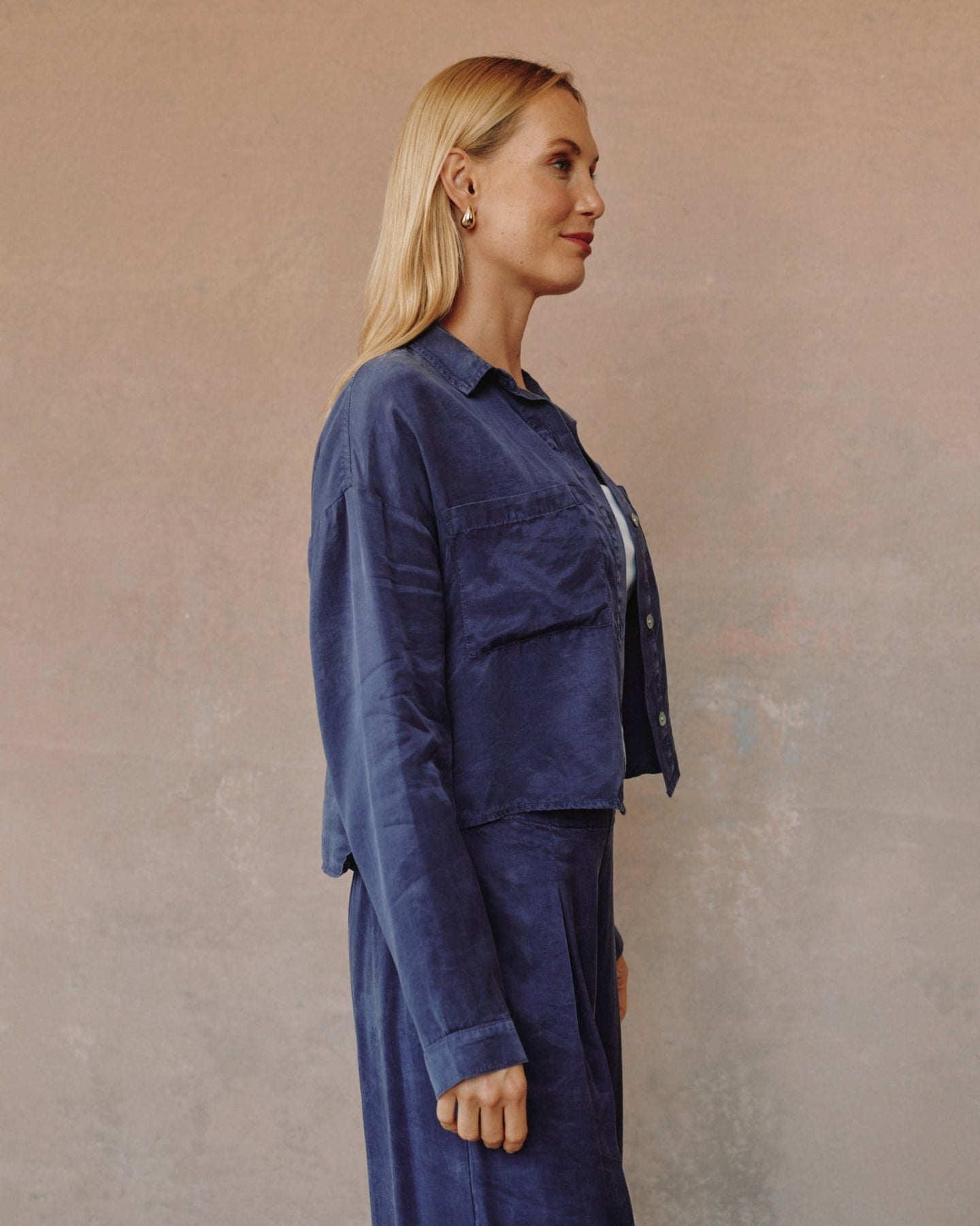 Bella DahlWide Hem Cropped Button Down - Royal NavyTops