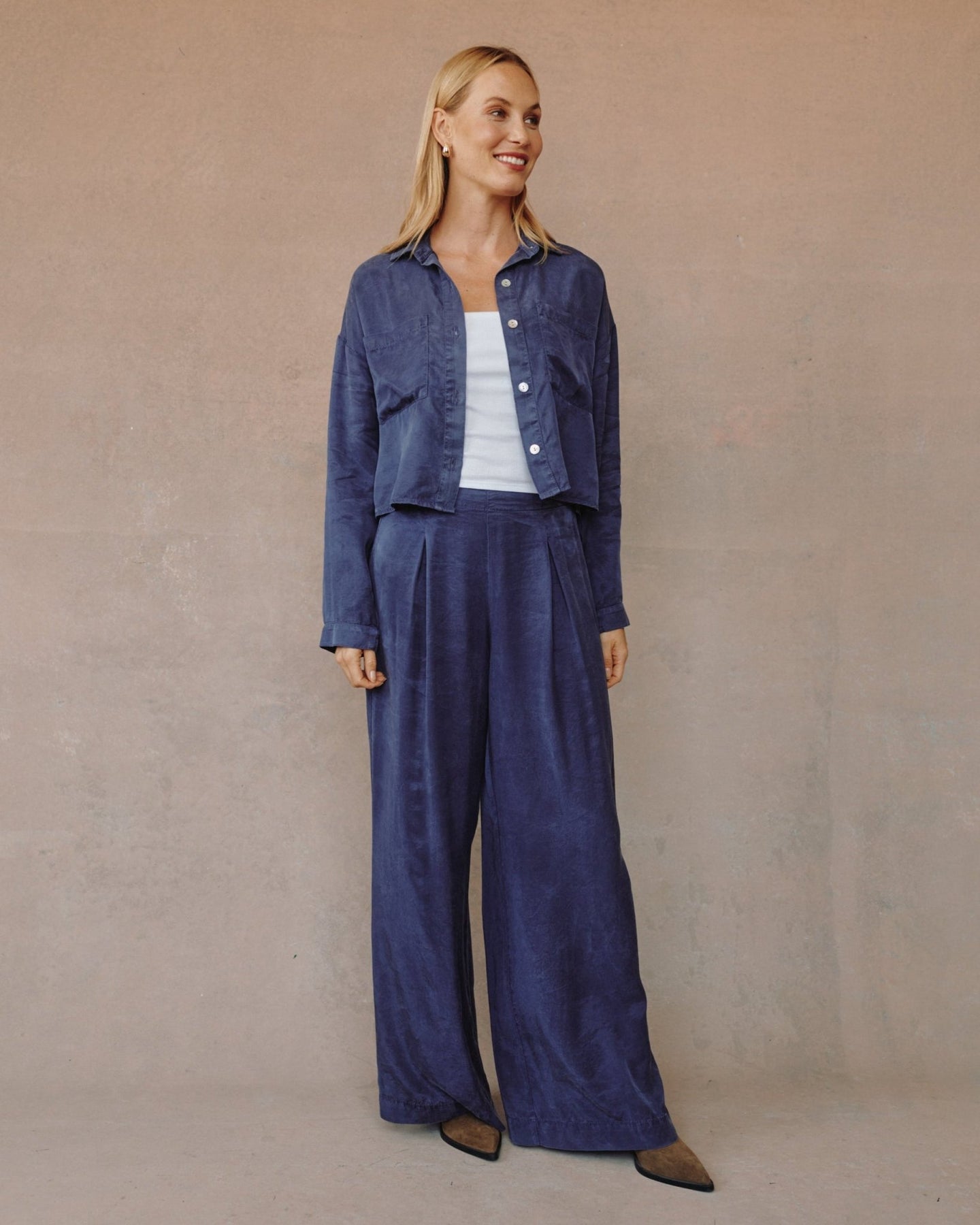 Bella DahlWide Hem Cropped Button Down - Royal NavyTops