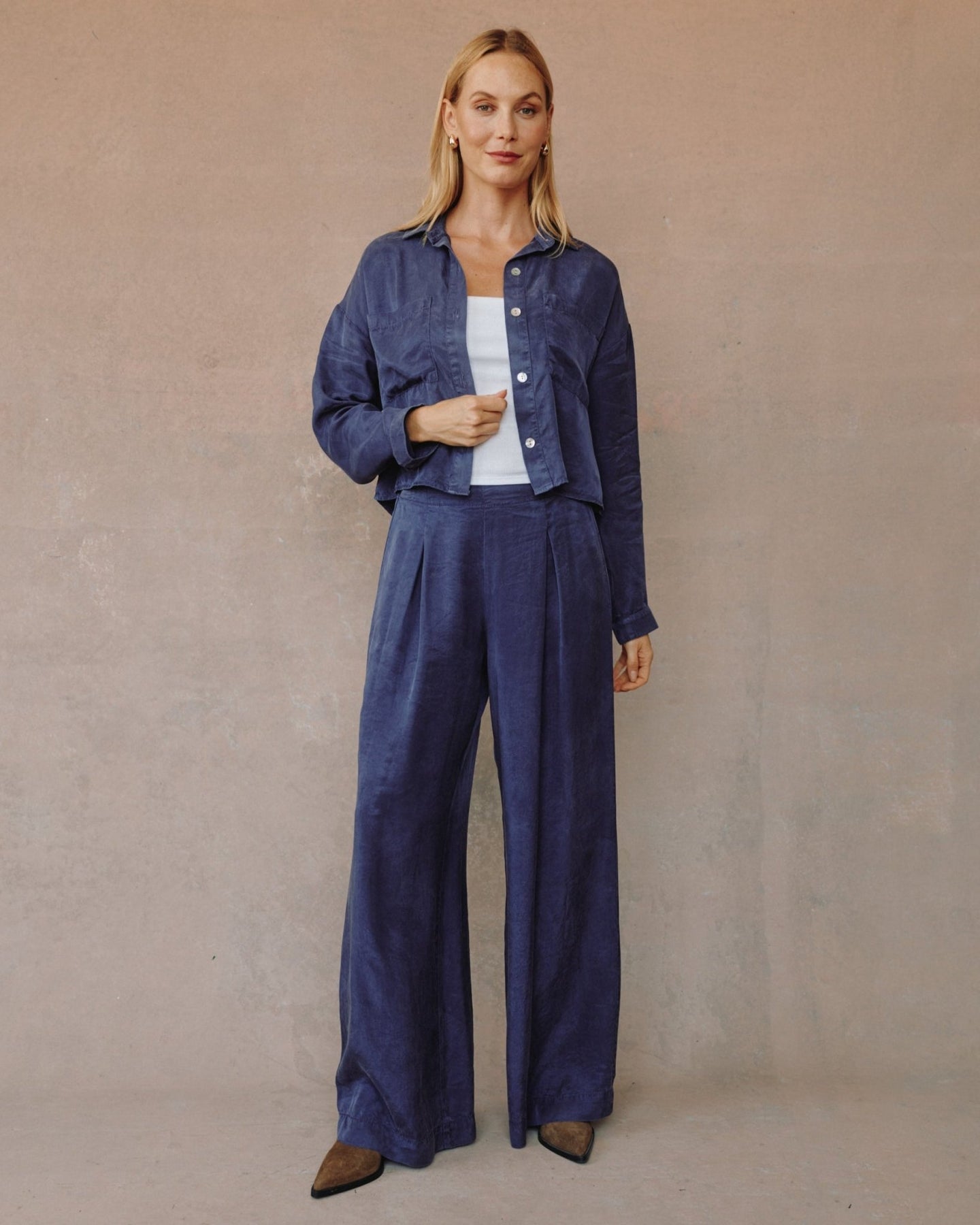 Bella DahlWide Hem Cropped Button Down - Royal NavyTops