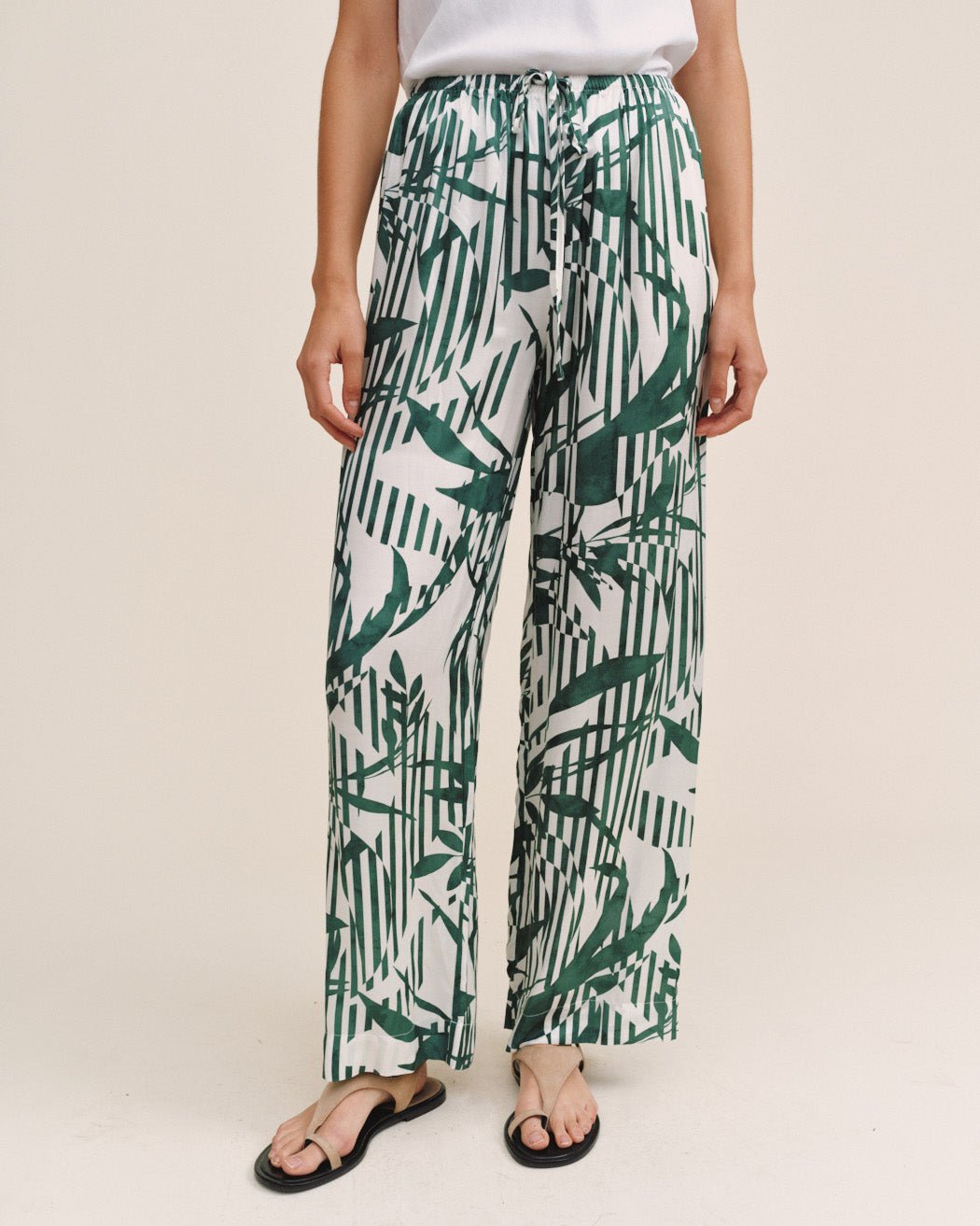 Bella DahlWide Leg With Wide Hem - Palm Paradise PrintPants