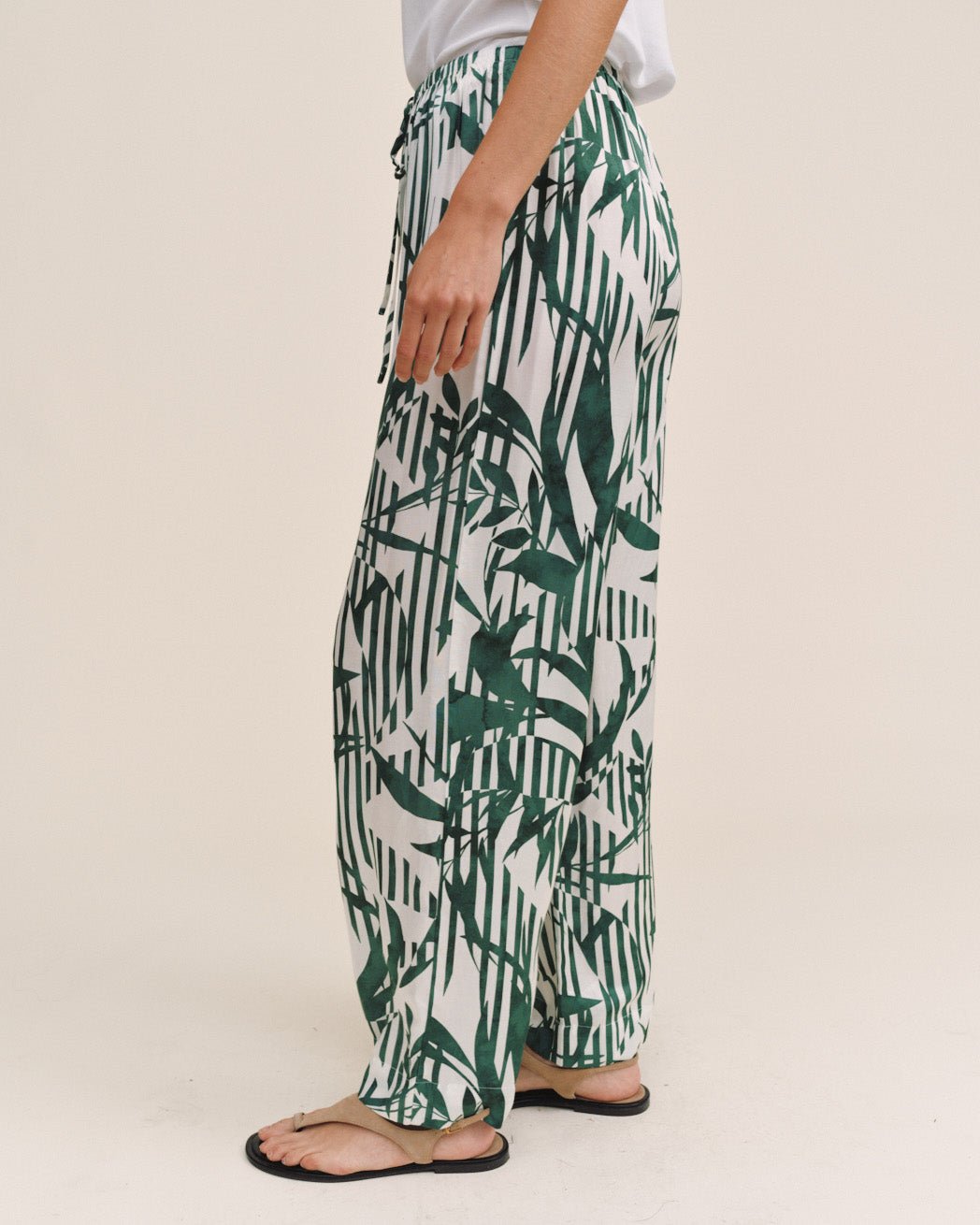 Bella DahlWide Leg With Wide Hem - Palm Paradise PrintPants