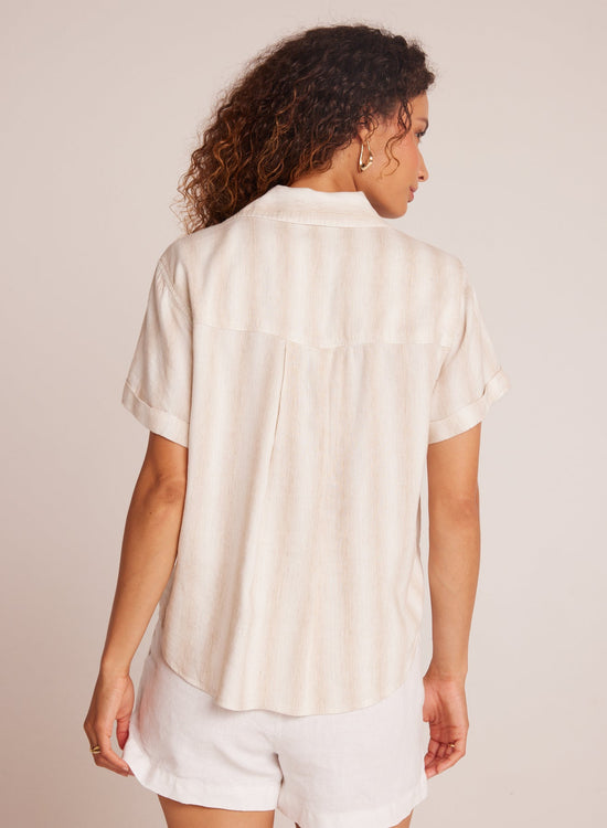 Bella DahlCuffed Short Sleeve Shirt - Playa Sand StripeTops