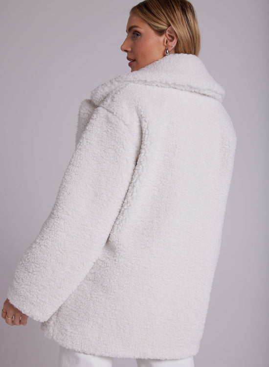 Bella DahlOversized Notch Collar Teddy Coat - Winter WhiteSweaters & Jackets
